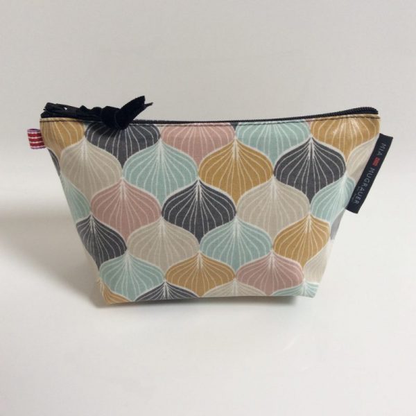 alli, charcoal mustard