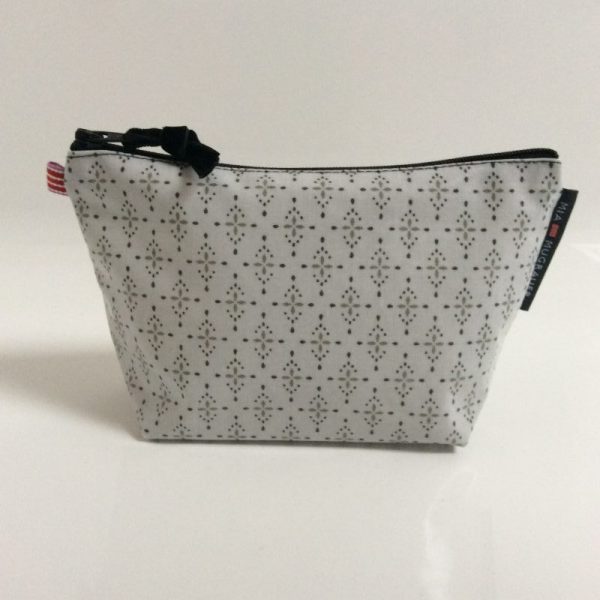 yasmin, light grey