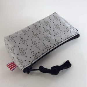 yasmin, light grey