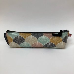 alli, charcoal mustard
