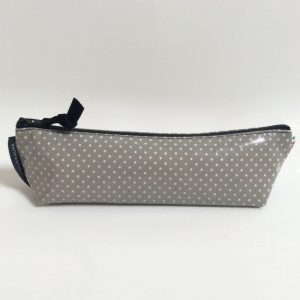 dots small, grey