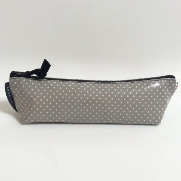 dots small, grey